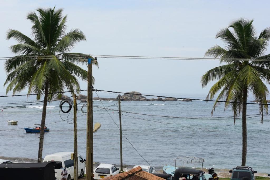 Отель Turtle Bay Хиккадува Экстерьер фото